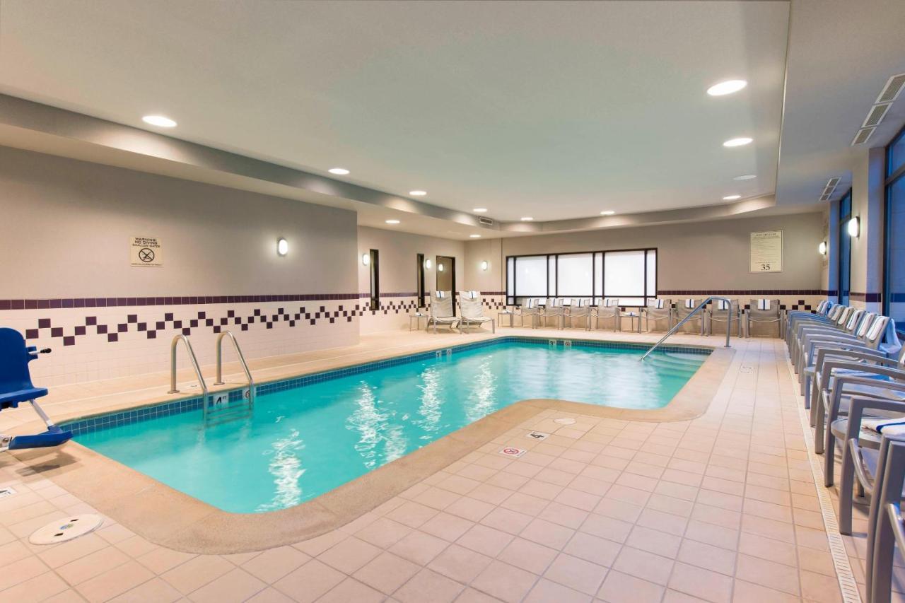 Springhill Grand Rapids North 3*