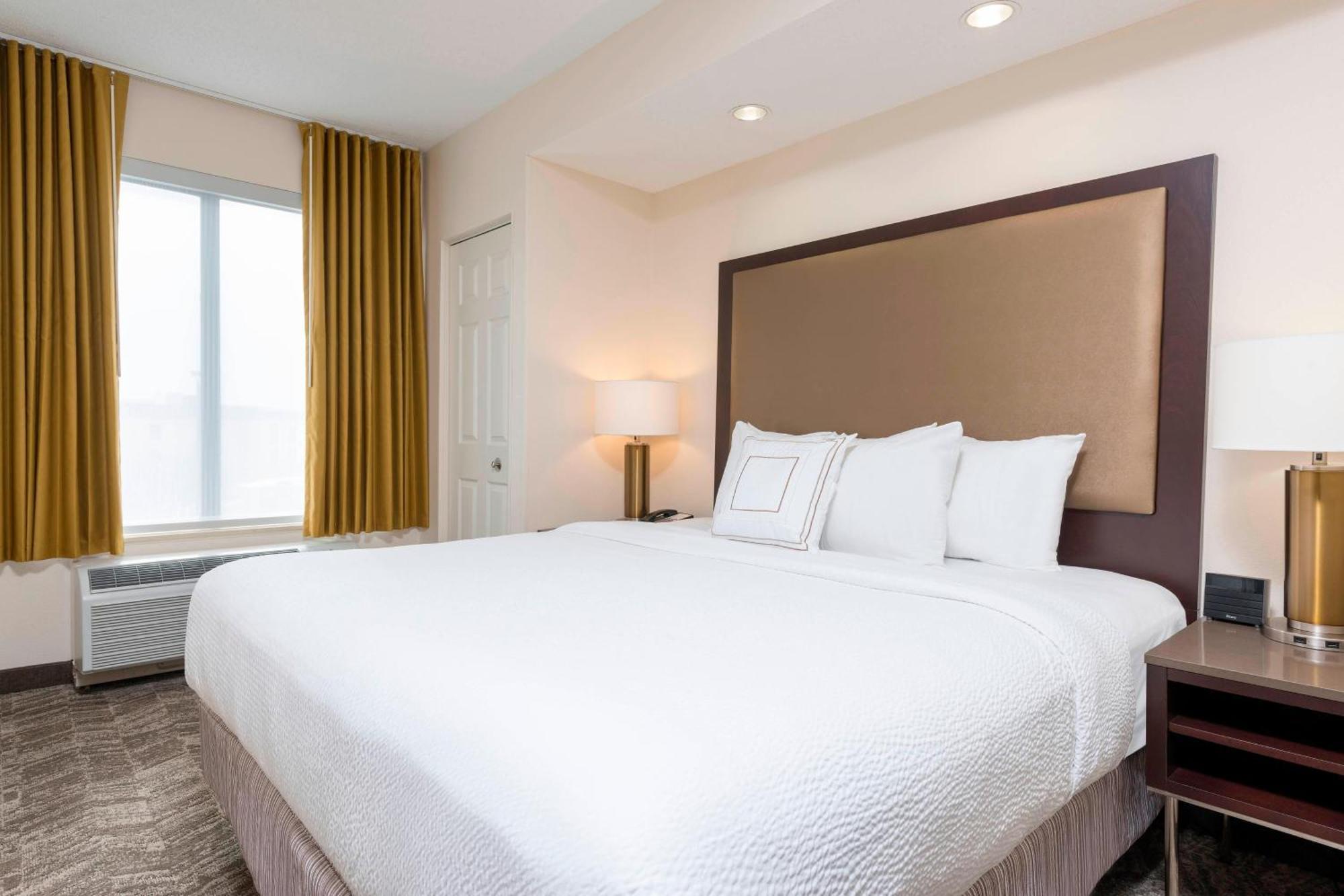 Springhill Grand Rapids North 3*