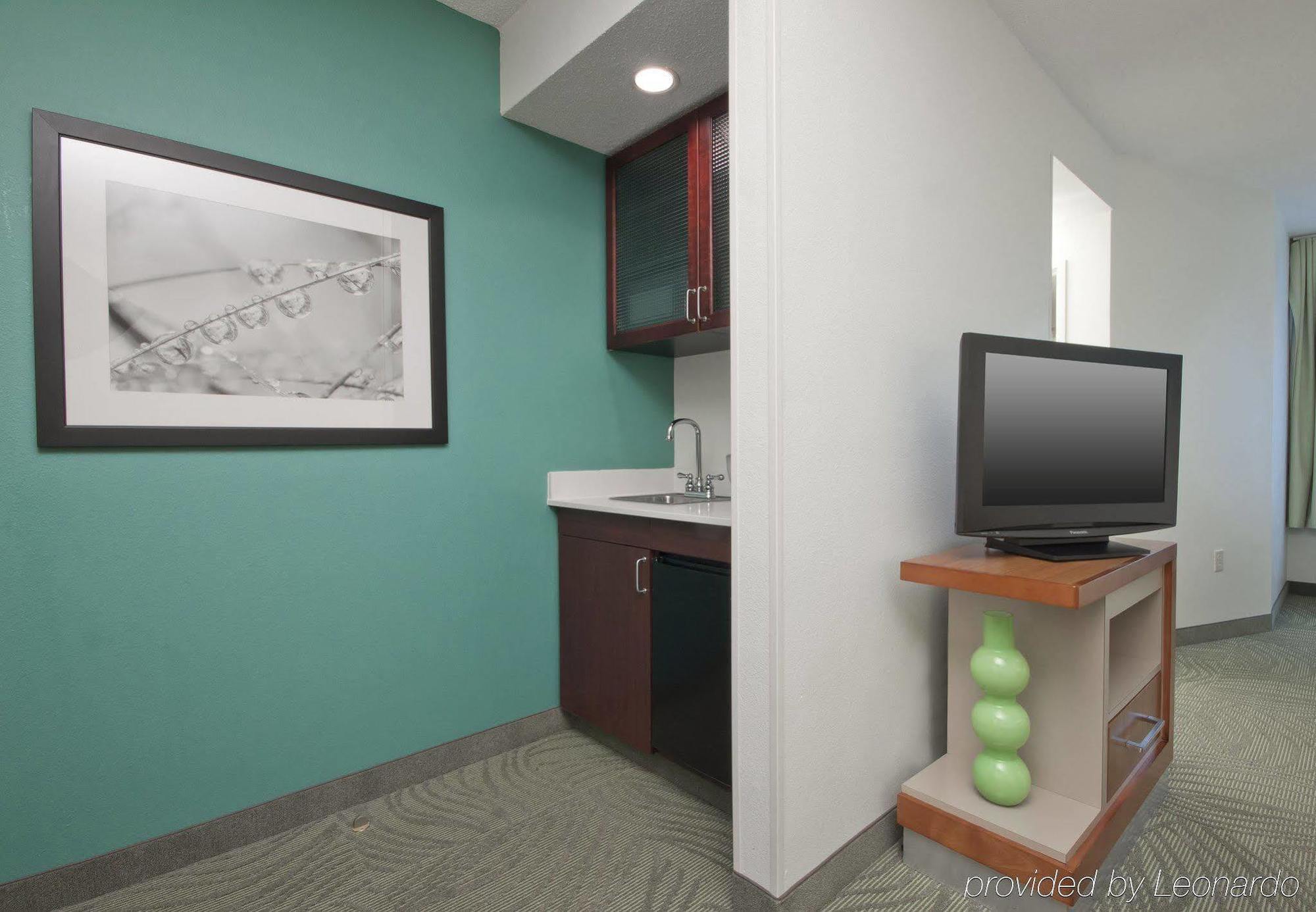 Springhill Grand Rapids North 3*