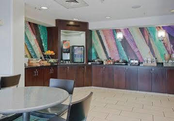 Springhill Grand Rapids North 3*