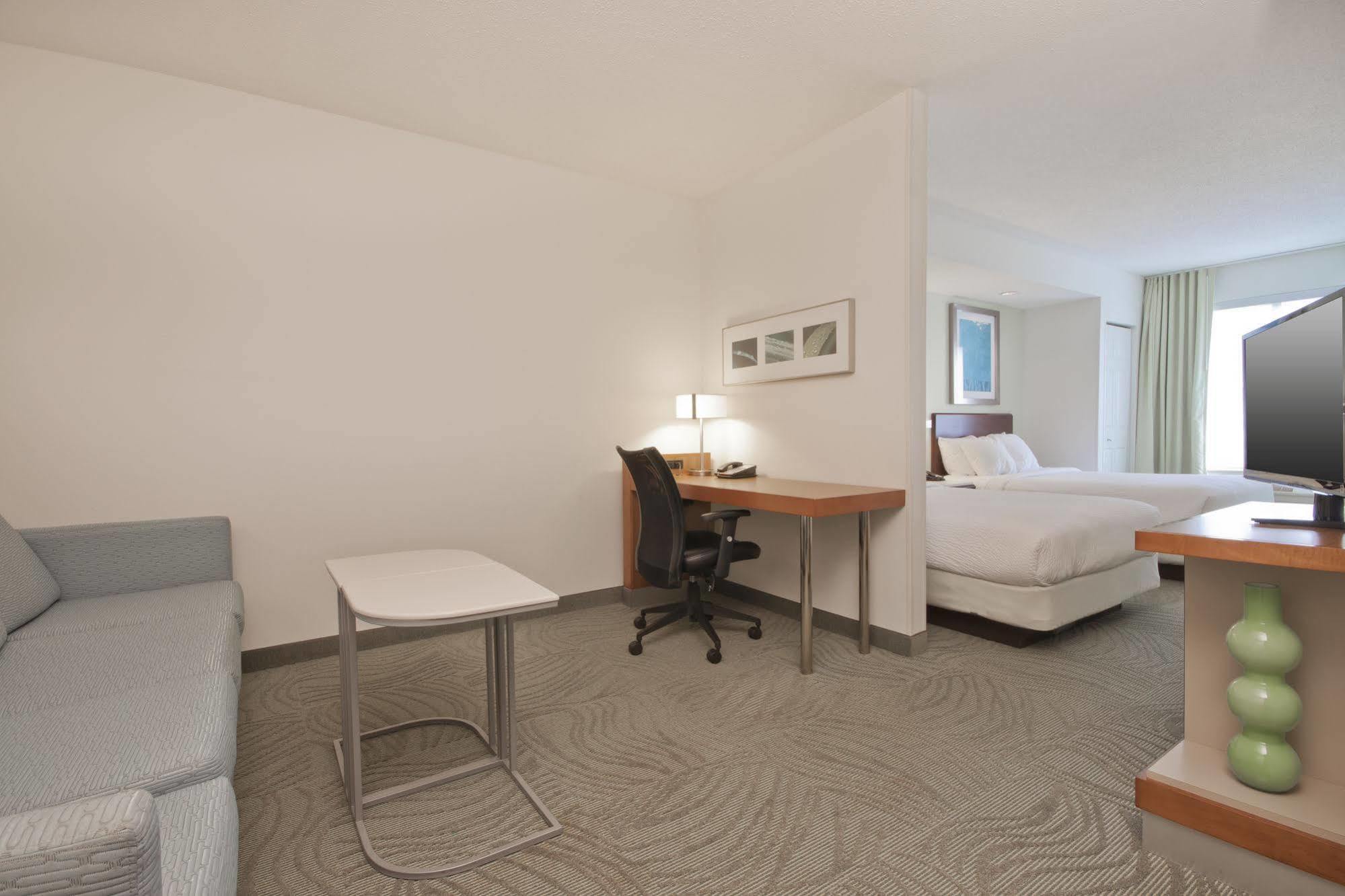 Springhill Grand Rapids North 3*