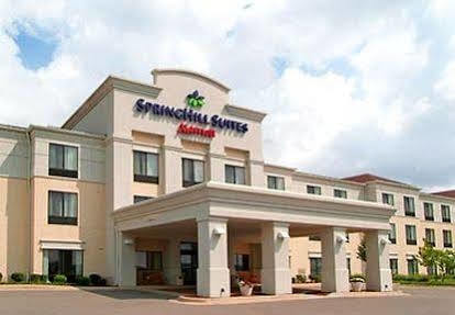 Springhill Grand Rapids North 3*